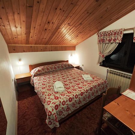 Pansion Bijela Ruza - A La Carte Ravna Gora Room photo