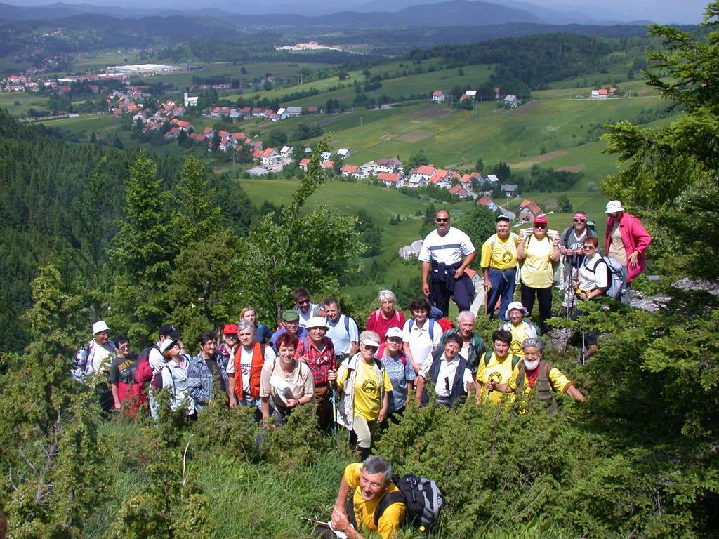 Pansion Bijela Ruza - A La Carte Ravna Gora Exterior photo