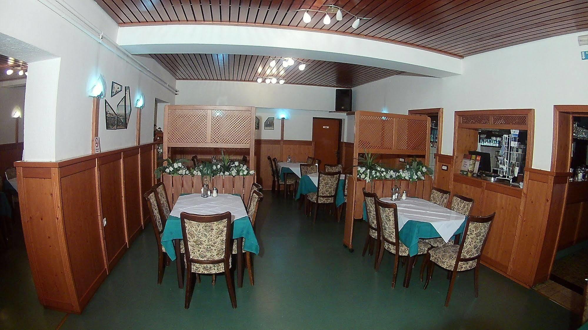 Pansion Bijela Ruza - A La Carte Ravna Gora Exterior photo